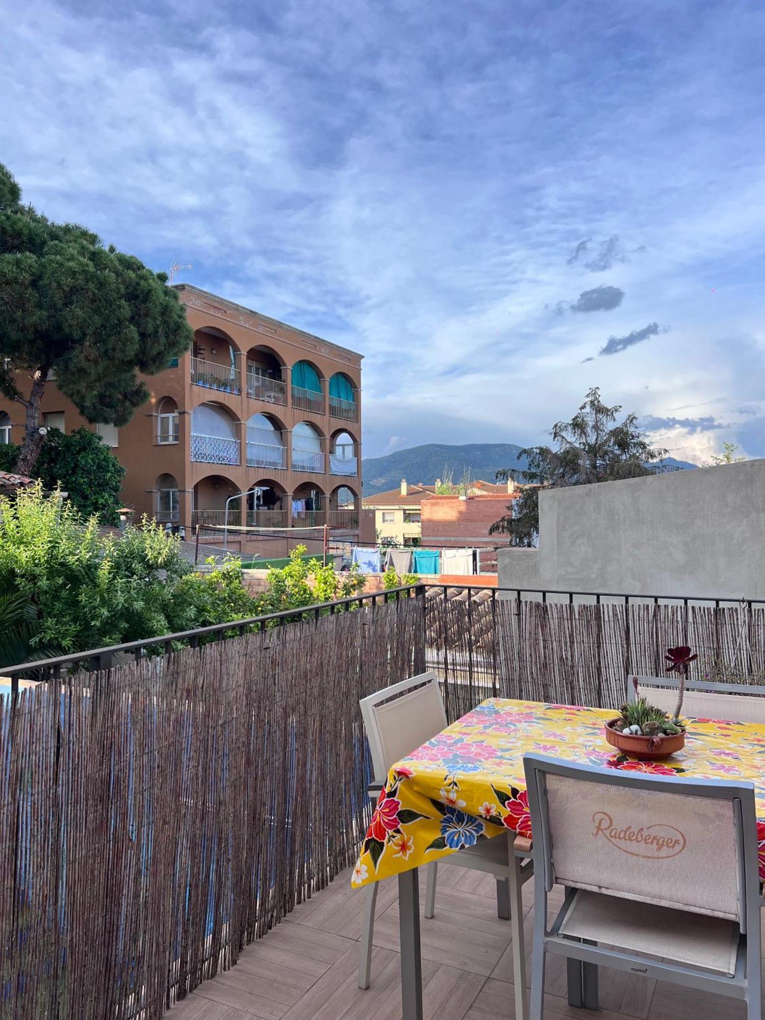 Alojamiento Con Encanto En Planta Superior Ideal Para Trabajo Y Escapadas Familiares En Montserrat Esparreguera Exteriér fotografie